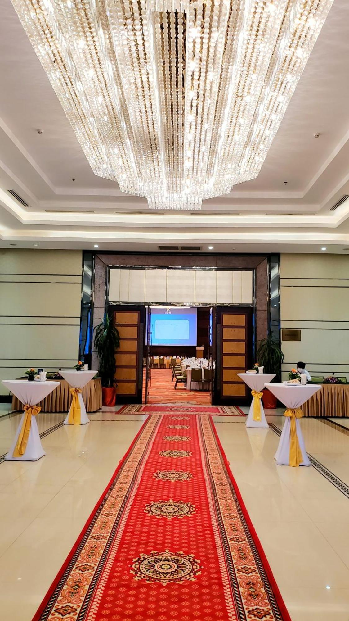 Dara Airport Hotel Пном Пен Екстериор снимка